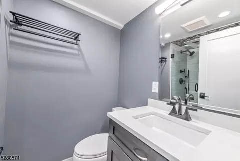 301 Beech St, Hackensack, NJ 07601 photo 11