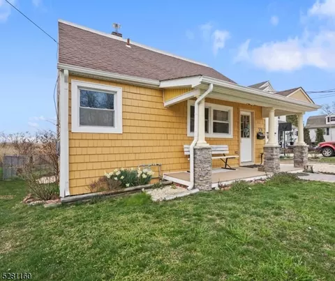 33 Florence Ave, Middletown Twp, NJ 07737 photo 2
