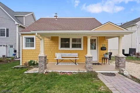 33 Florence Ave, Middletown Twp, NJ 07737