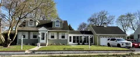 510 Riverview Rd, Pompton Lakes, NJ 07442