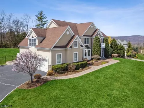 14 Gunthers Vw, Montville Twp, NJ 07082