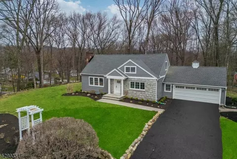 53 Chuckanutt Dr, Oakland, NJ 07436