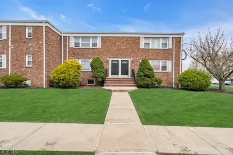 3 Columbia Dr #2A, Bridgewater, NJ 08807