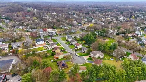 777 Decker Pl, Paramus, NJ 07652 photo 26