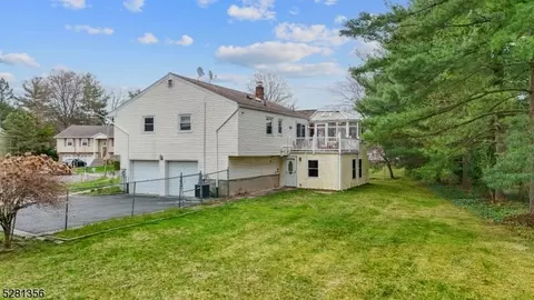 777 Decker Pl, Paramus, NJ 07652 photo 25