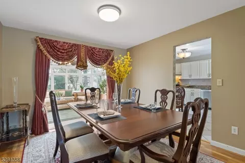 777 Decker Pl, Paramus, NJ 07652 photo 6