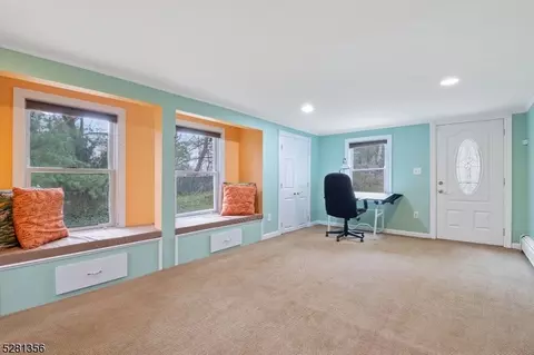 777 Decker Pl, Paramus, NJ 07652 photo 19