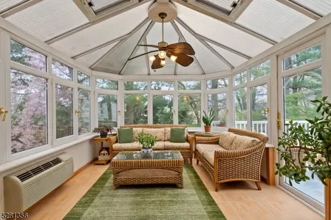 777 Decker Pl, Paramus, NJ 07652 photo 7