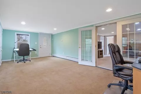 777 Decker Pl, Paramus, NJ 07652 photo 20