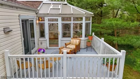 777 Decker Pl, Paramus, NJ 07652 photo 10