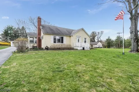 41 Union Rd, Clinton, NJ 08809