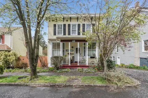 34 Brunswick Ave, Bloomsbury, NJ 08804