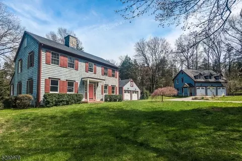 7 Hunting Hills Rd, Franklin Twp, NJ 08801