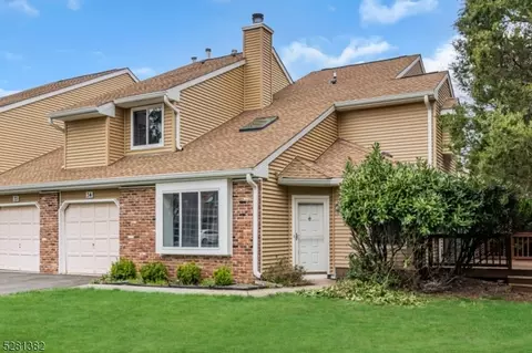 34 Driftwood Dr, Somerset, NJ 08873