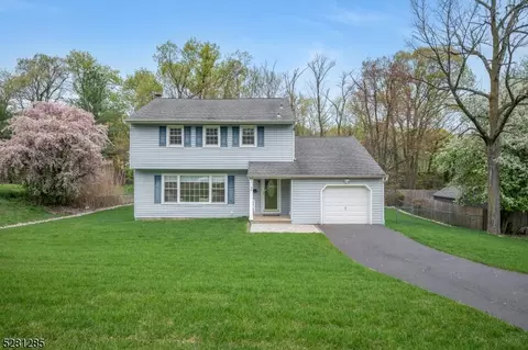 34 Queens Rd, Rockaway, NJ 07866