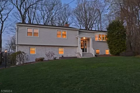 17 Juniper Way, Springfield, NJ 07081