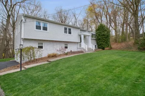 17 Juniper Way, Springfield, NJ 07081 photo 2