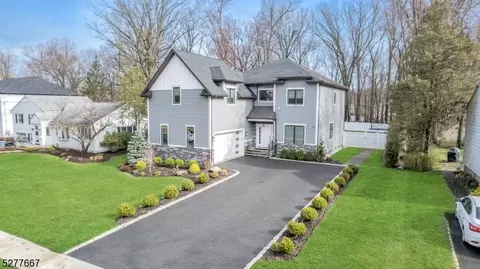 10 Bryant Dr, Livingston, NJ 07039