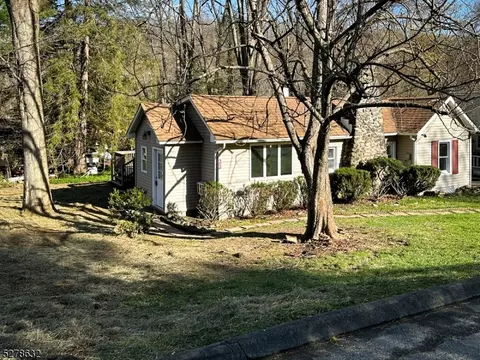 23 Penn Ave, Newton, NJ 07860