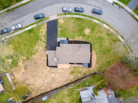 22 Perrin Dr, Wayne, NJ 07470 photo 3