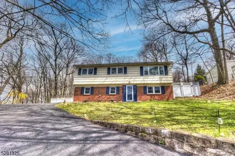 14 Oneida Ave, Roxbury Twp, NJ 07850