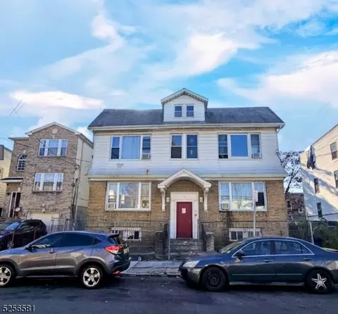 28 Saint James, Newark, NJ 07112