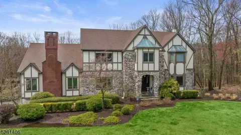 44 Alize Dr, Kinnelon, NJ 07405