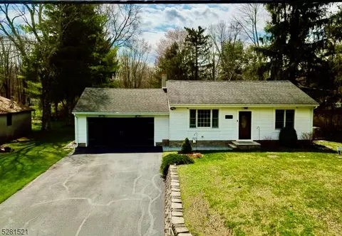238 Lakeview Dr, Newton, NJ 07860