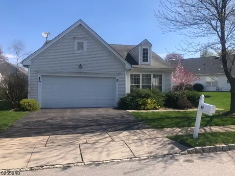 43 Victoria Dr, Belvidere, NJ 07823