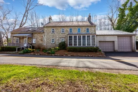 45 Old River Rd, Milford, NJ 08848