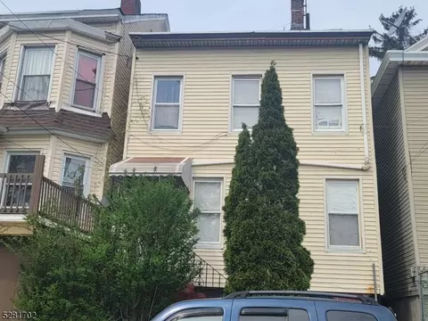 23 Hopper St, Prospect Park, NJ 07508
