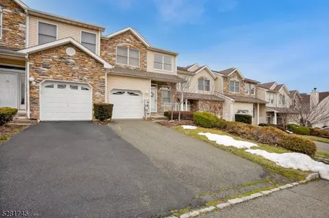 23 Summerhill Dr, Morris Plains, NJ 07950