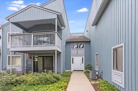 75 Drake Ln, Ledgewood, NJ 07852