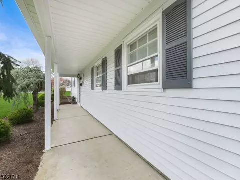 28 Kimberly Pl, Wayne, NJ 07470 photo 4