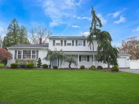 28 Kimberly Pl, Wayne, NJ 07470