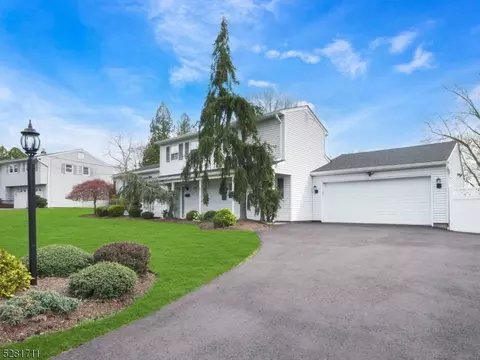 28 Kimberly Pl, Wayne, NJ 07470 photo 3