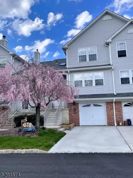 175 Durham Ct, Hackettstown, NJ 07840 photo 2