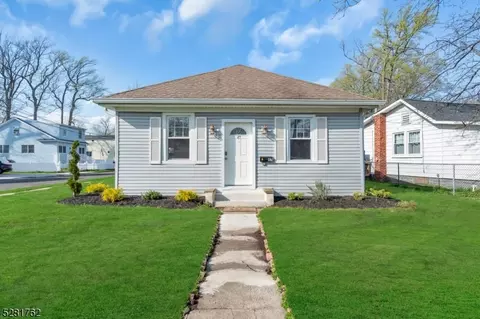 47 Crescent St, Keansburg, NJ 07734