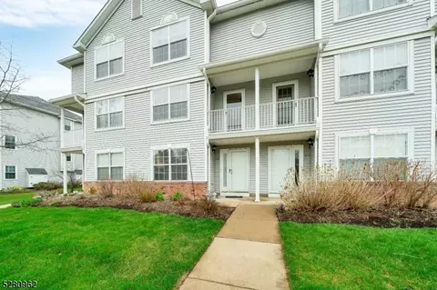 104 Hudson Ct, Hackettstown, NJ 07840
