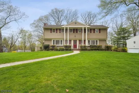 38 Hunterdon Blvd, New Providence, NJ 07974