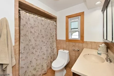 210 Hillcrest Dr, Paramus, NJ 07652 photo 23