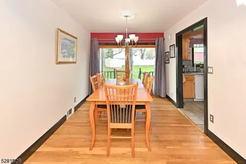 210 Hillcrest Dr, Paramus, NJ 07652 photo 12