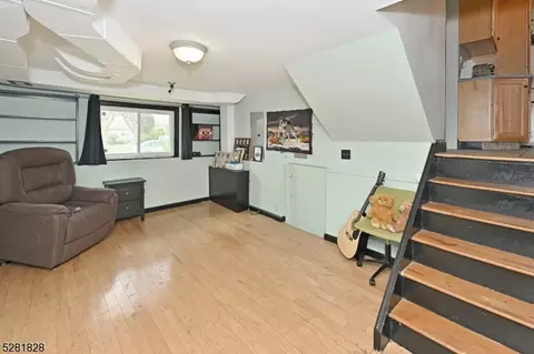 210 Hillcrest Dr, Paramus, NJ 07652 photo 17