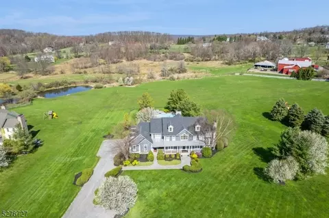 45 Fairmount Rd W, Tewksbury Twp, NJ 07830