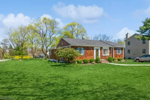 19 Hillcrest Ave, Mendham Boro, NJ 07945