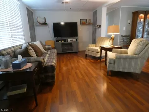 16 Burns Rd, North Brunswick Twp, NJ 08902