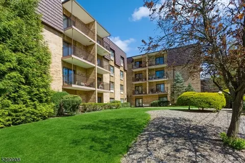 22 Riverside Dr #C6, Cranford, NJ 07016