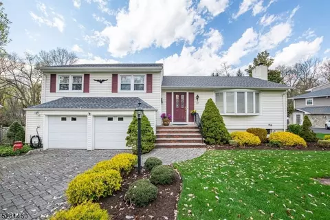 37 Reiners Rd, Little Falls, NJ 07424