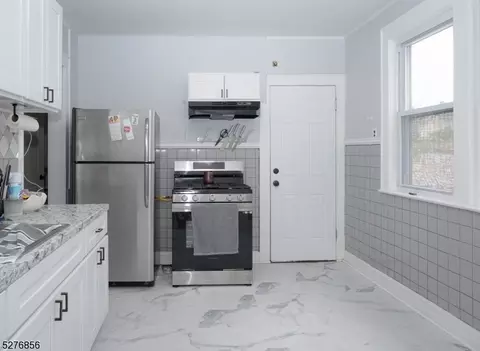 72 Fuller Pl, Irvington, NJ 07111