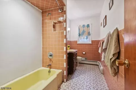 129 Algonquin Trl, Wayne, NJ 07470 photo 16